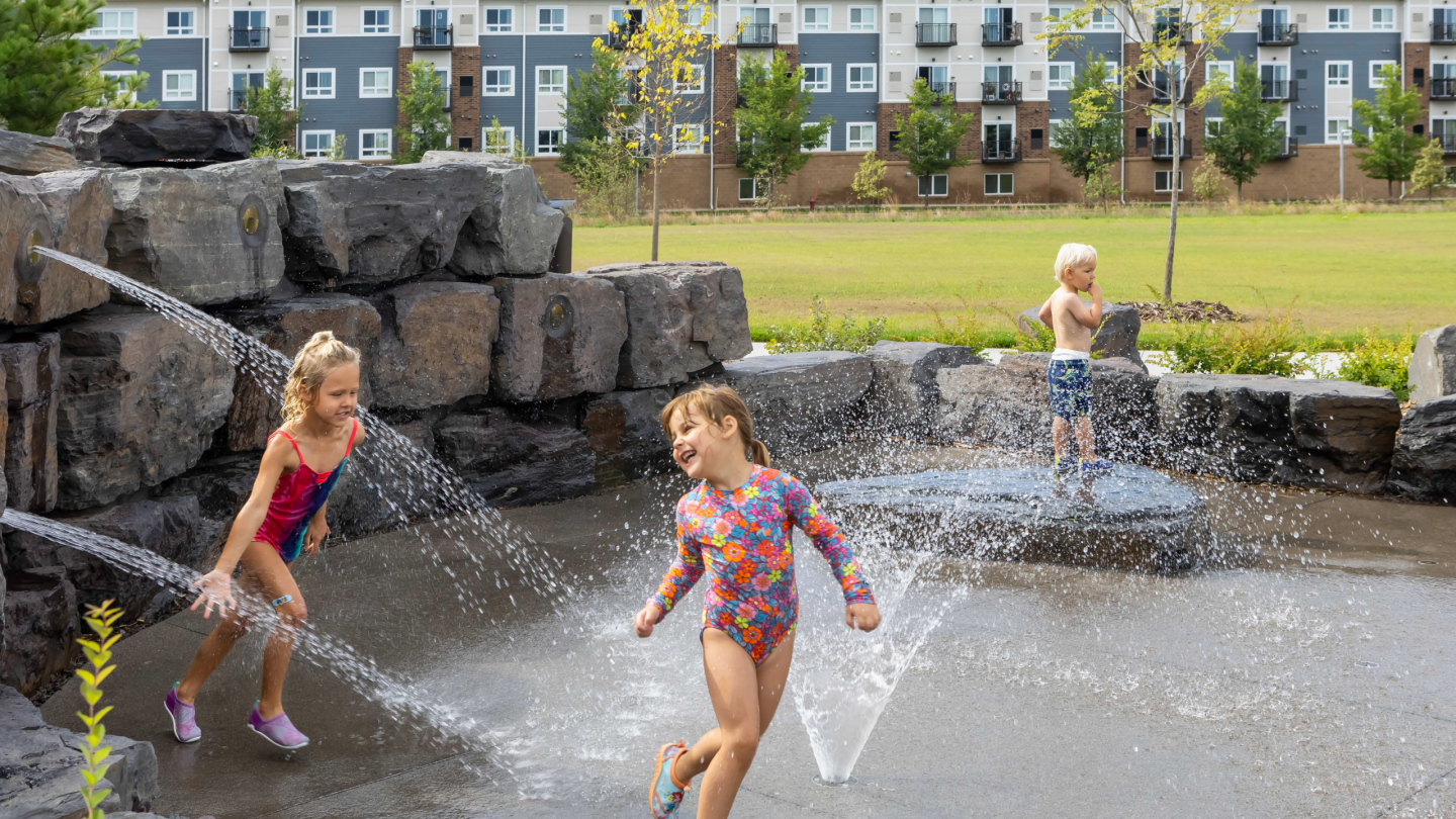 ChildrenSplashPad_GirlsRunning_2026_09_01